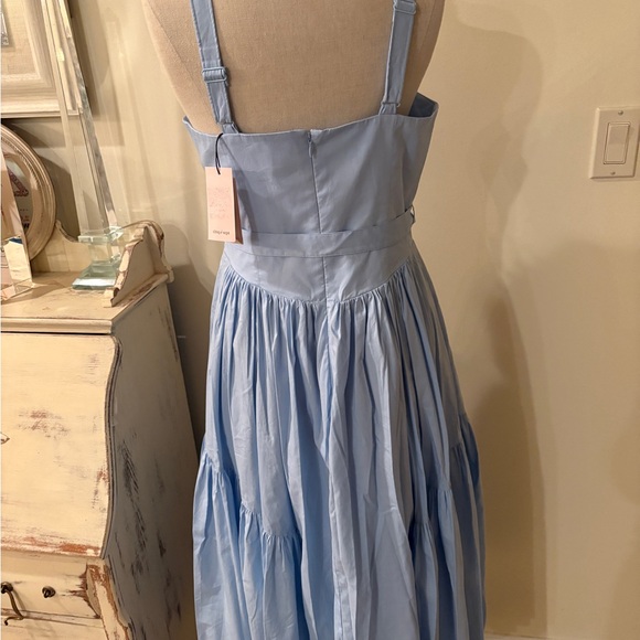 Cinq à Sept Amber Tiered Midi Dress size 8 beautiful blue starlight color - Picture 5 of 5